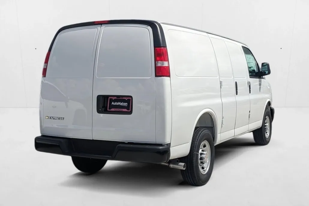 2025 Chevrolet Express Cargo 2500 Base photo 1