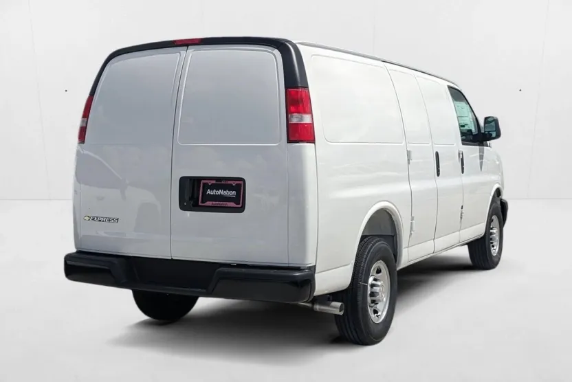 2025 Chevrolet Express Cargo 2500 Base photo 1