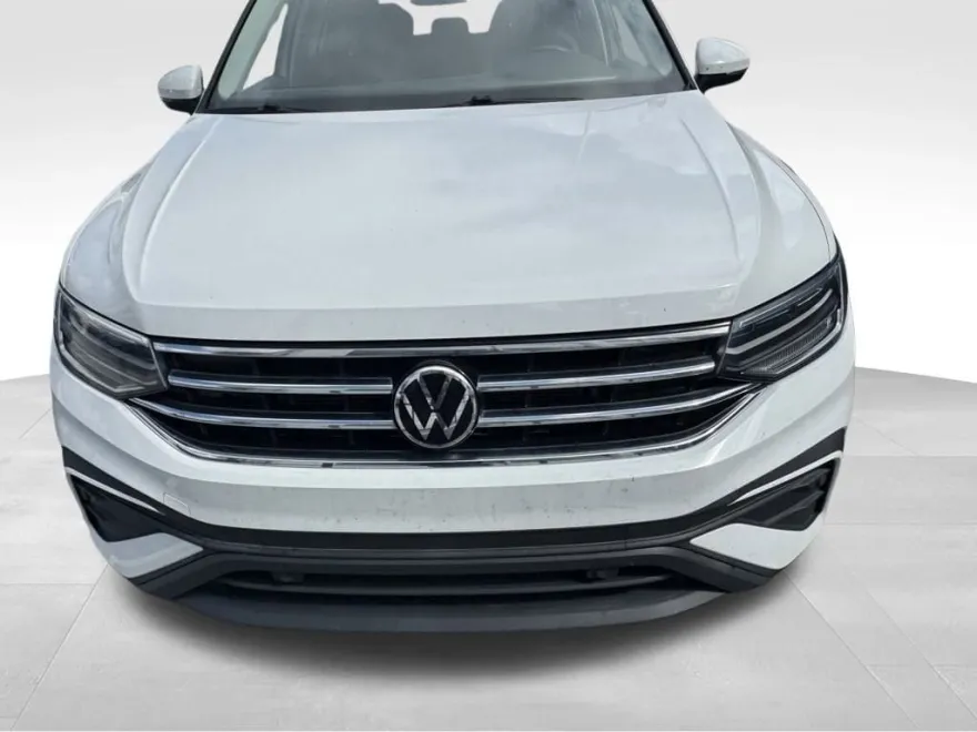 2022 Volkswagen Tiguan SE photo 1