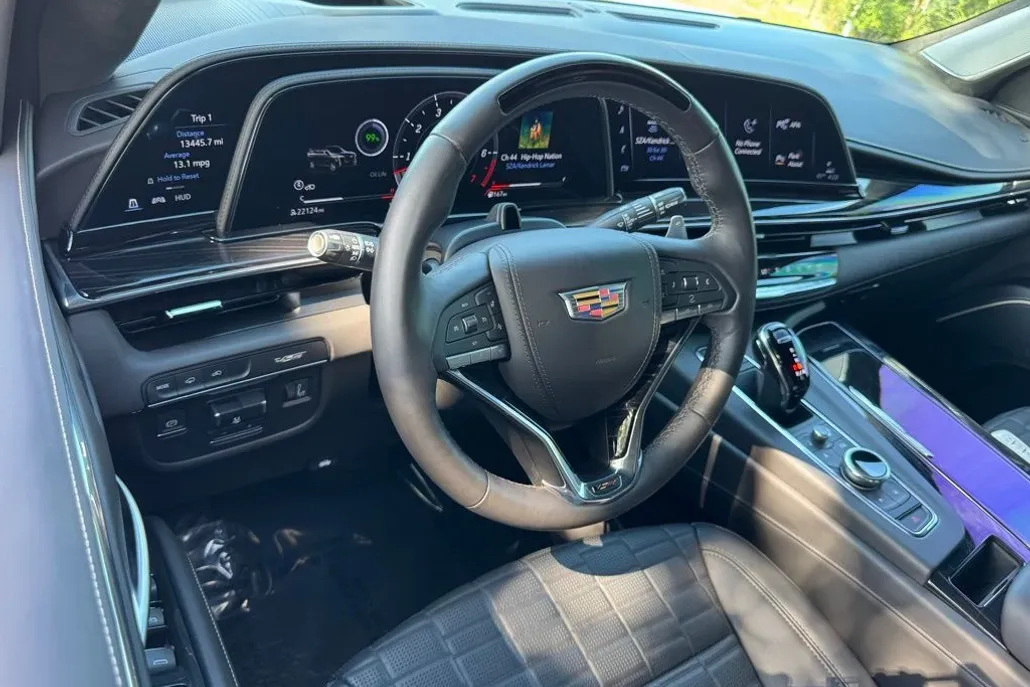 2023 Cadillac Escalade V-Series photo 1