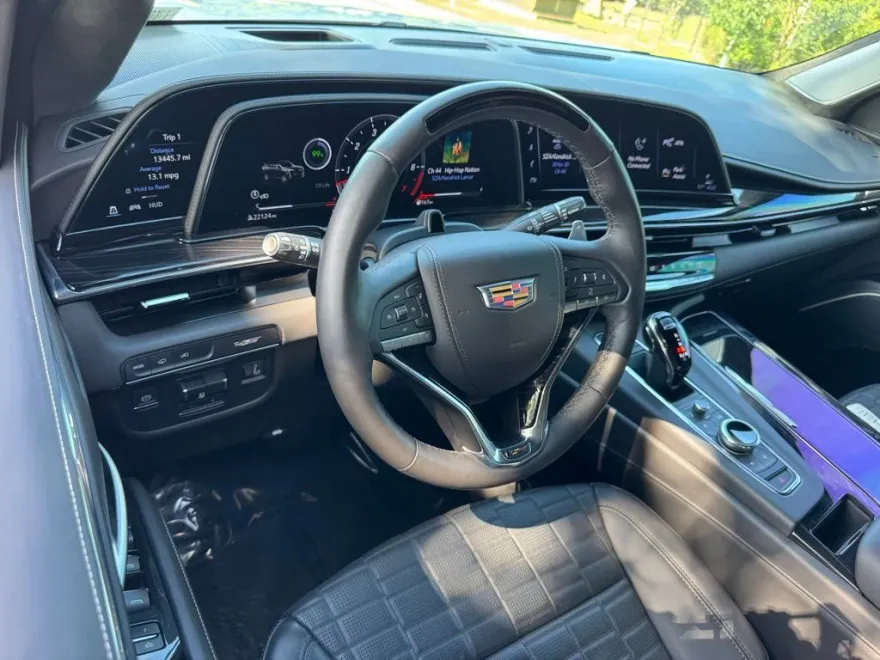 2023 Cadillac Escalade V-Series photo 1