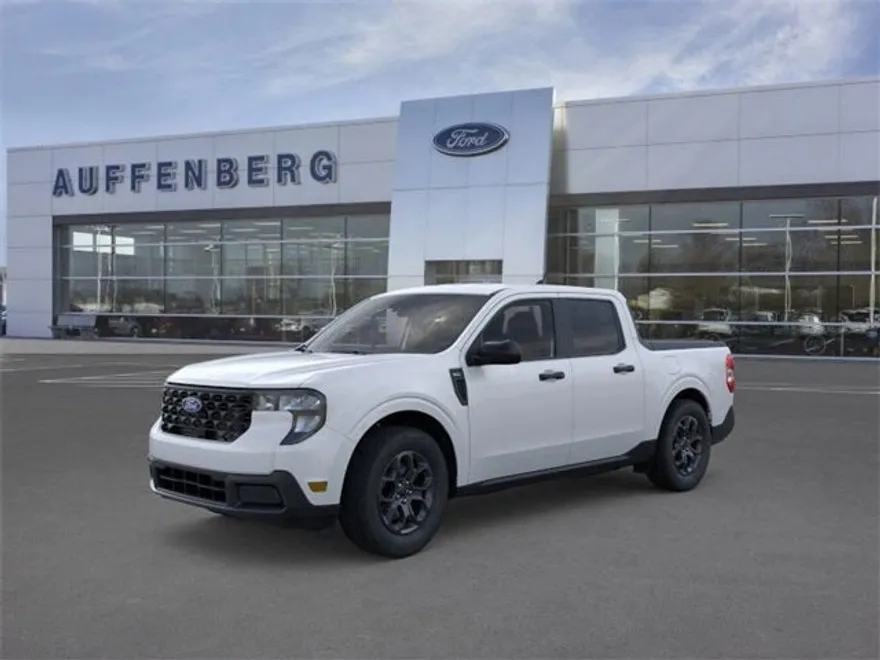 2025 Ford Maverick XLT photo 1