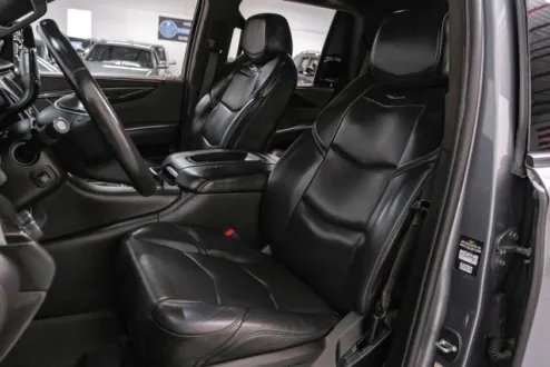 2020 Cadillac Escalade Platinum photo 3