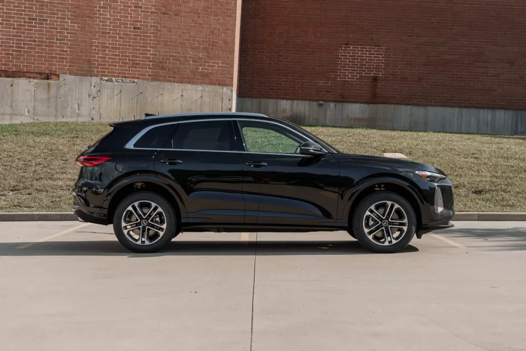 2025 Audi Q5 Premium photo 1