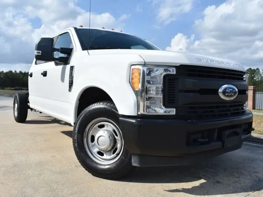 2017 Ford F-350 XL photo 1