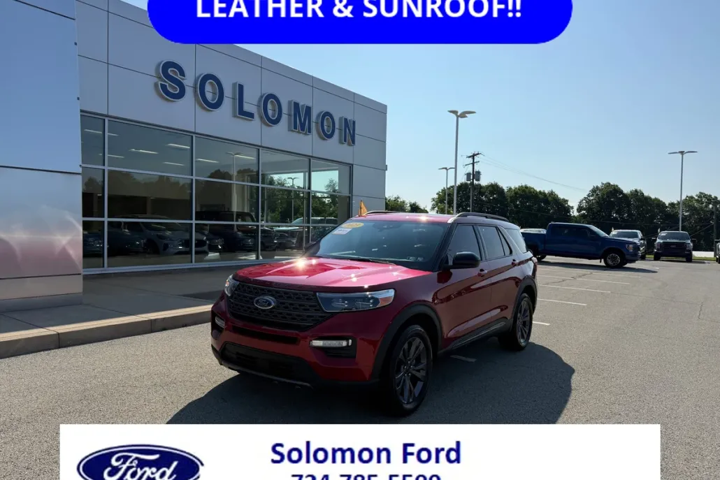 2023 Ford Explorer XLT photo 1