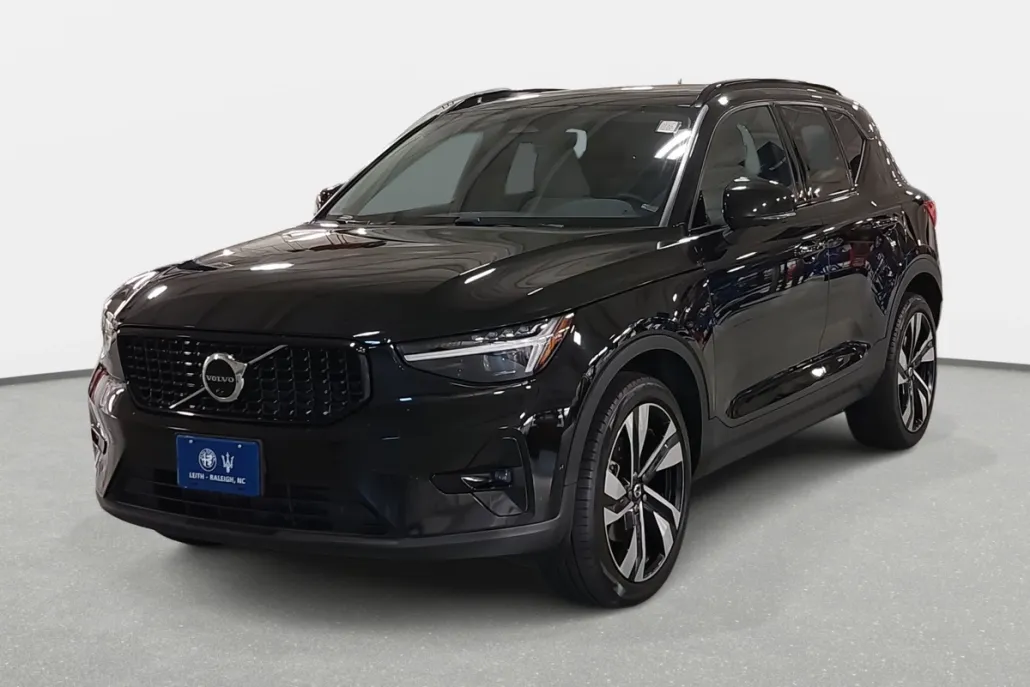 2023 Volvo XC40 AWD Ultimate photo 1