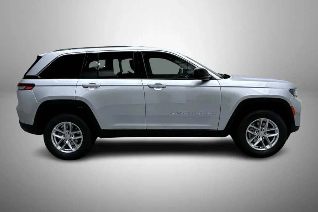 2025 Jeep Grand Cherokee Laredo X photo 1