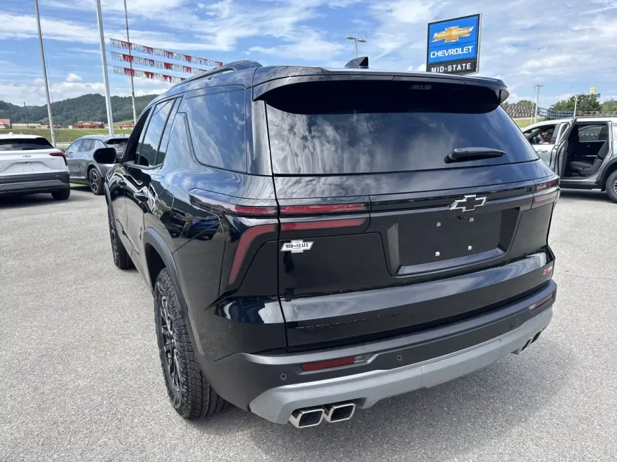 2026 Chevrolet Traverse Z71 photo 1