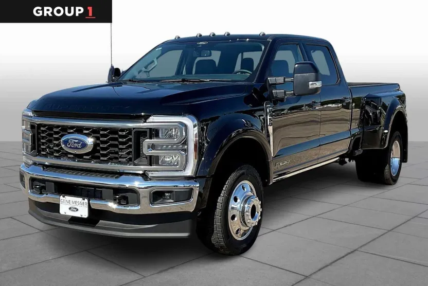 2026 Ford F-450 Lariat photo 1