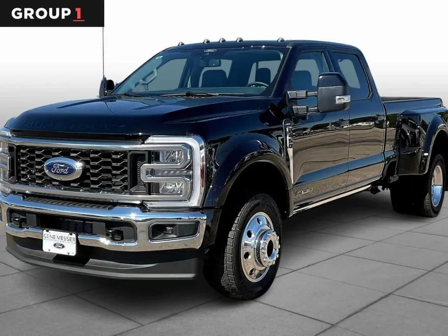 2026 Ford F-450 Lariat photo 1