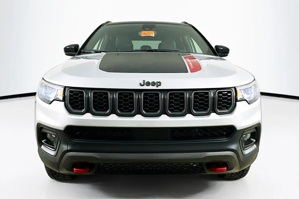 2025 Jeep Compass Trailhawk photo 1