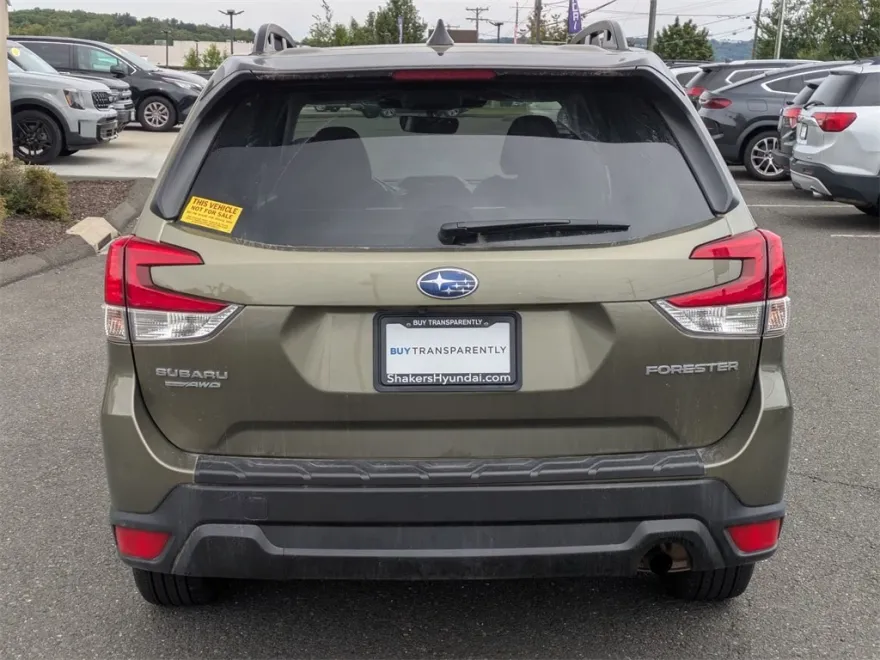 2024 Subaru Forester Premium photo 1
