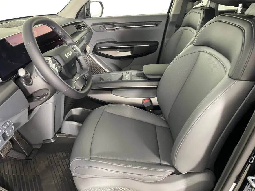 2026 Kia EV9 Light Long Range photo 1