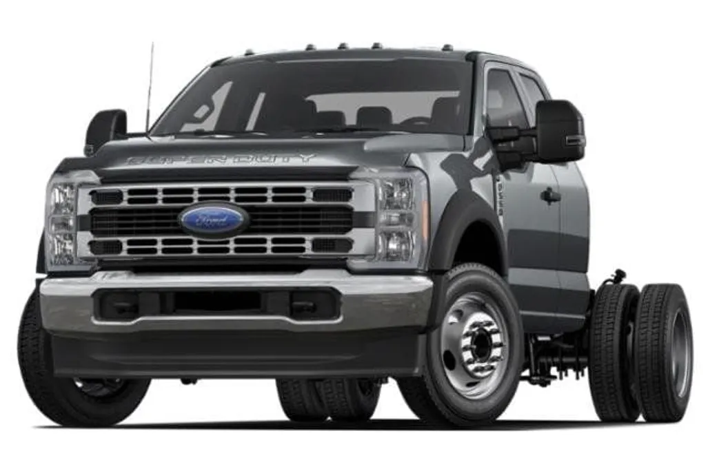 2025 Ford F-550 photo 1