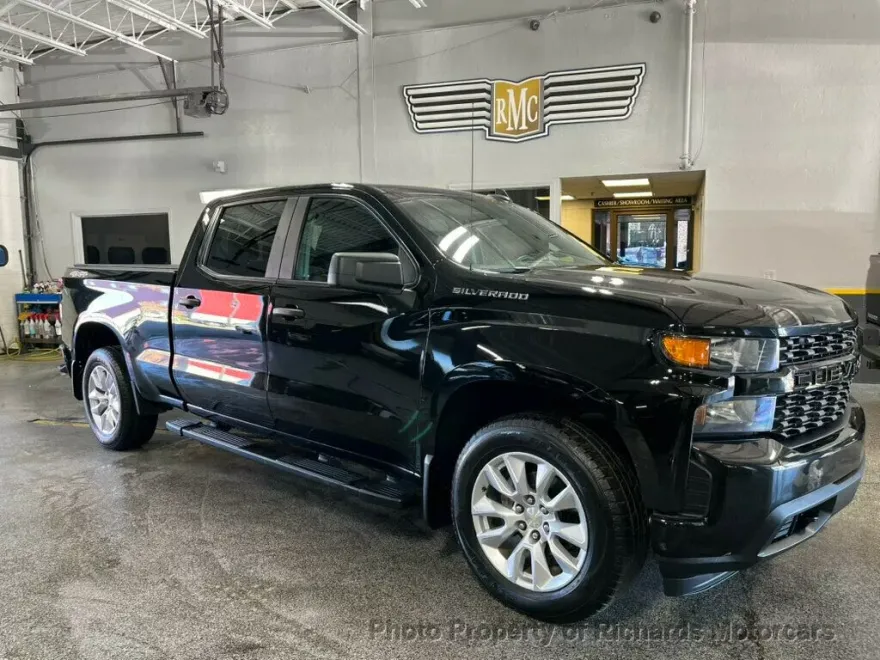 2022 Chevrolet Silverado 1500 Custom photo 1