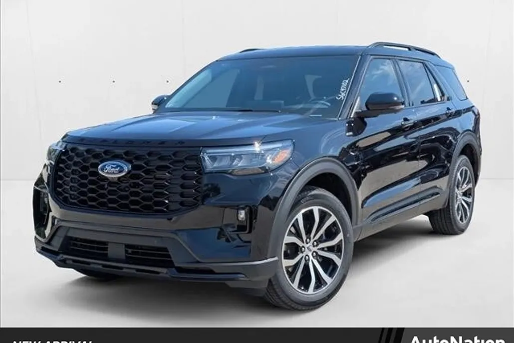 2025 Ford Explorer ST-Line photo 1