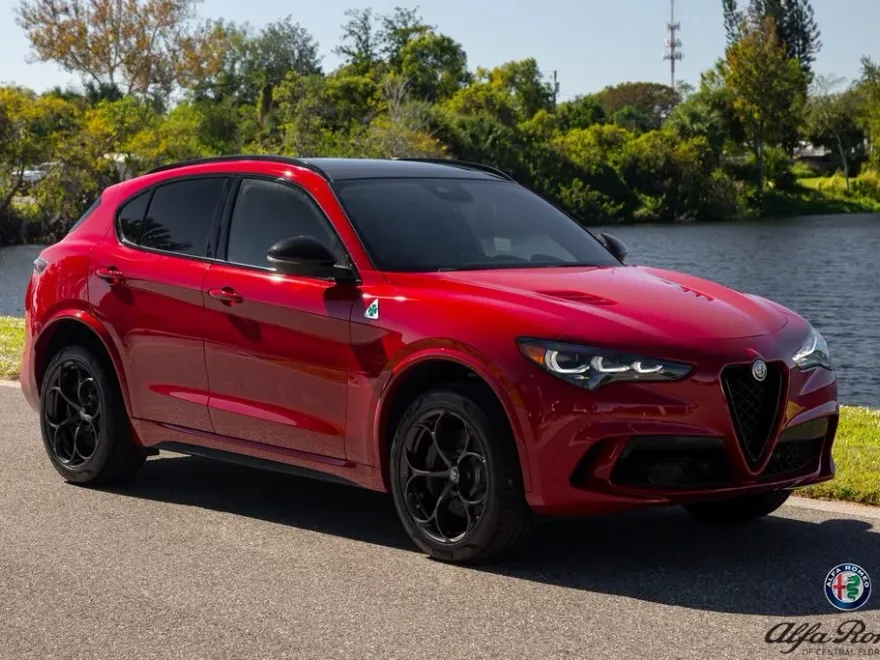 2024 Alfa Romeo Stelvio Quadrifoglio photo 1