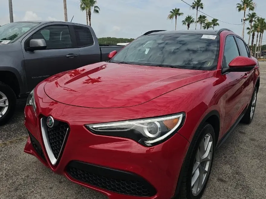 2018 Alfa Romeo Stelvio Ti Sport photo 1