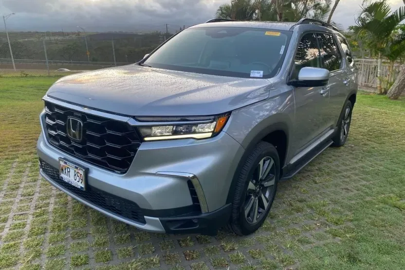 2024 Honda Pilot Touring photo 1