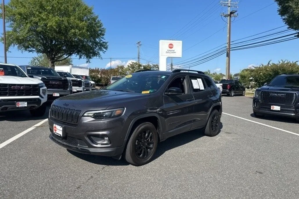2023 Jeep Cherokee Altitude photo 1