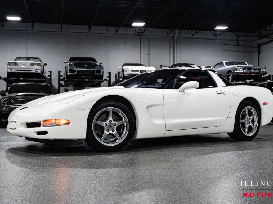2002 Chevrolet Corvette Base photo 1