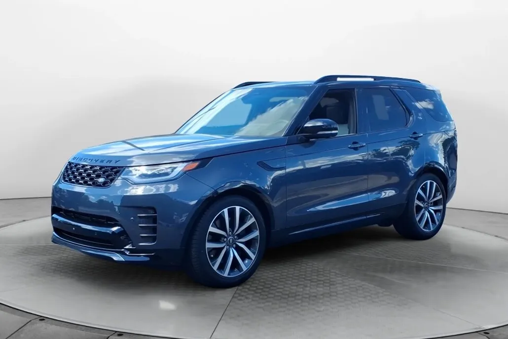2024 Land Rover Discovery SE photo 1