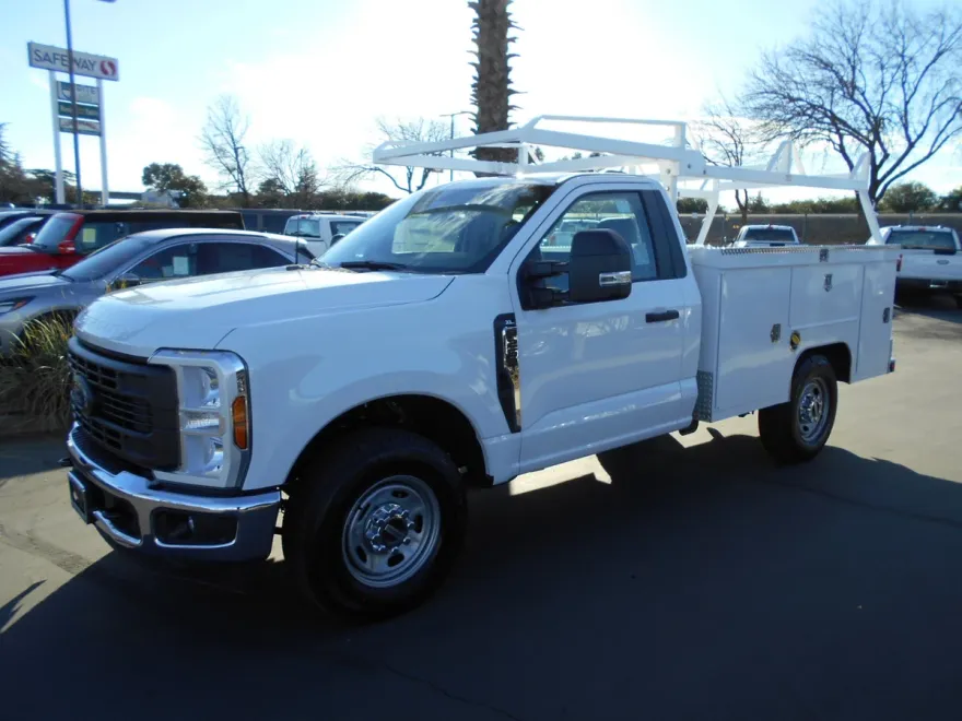 2024 Ford F-250 XL photo 1