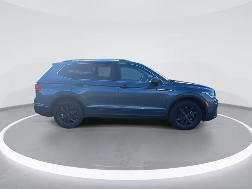 2024 Volkswagen Tiguan SE Wolfsburg Edition photo 1