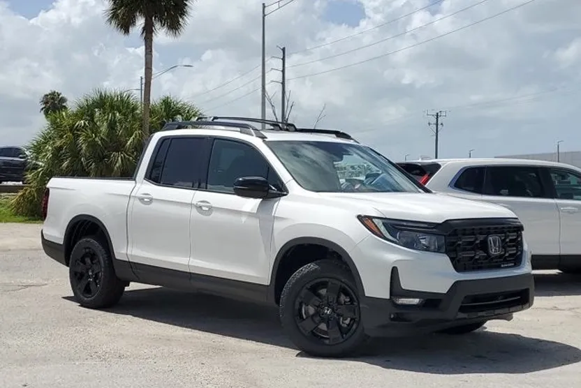 2025 Honda Ridgeline Black Edition photo 1