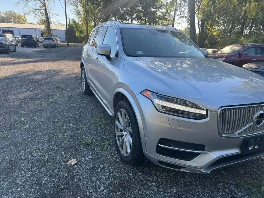 2017 Volvo XC90 T8 Inscription photo 1