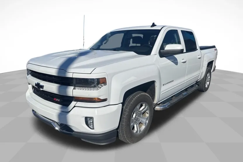 2018 Chevrolet Silverado 1500 LT photo 1