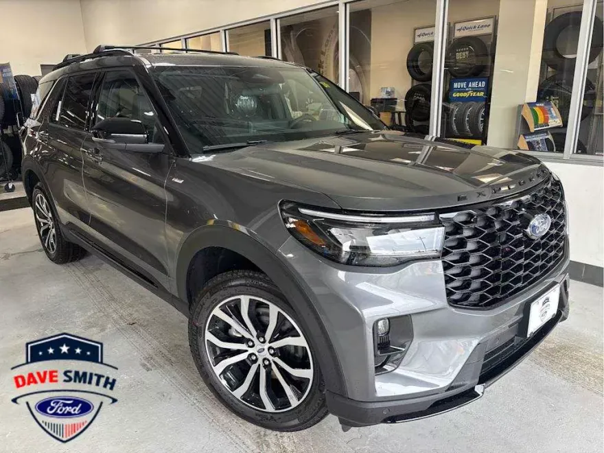 2025 Ford Explorer ST-Line photo 1