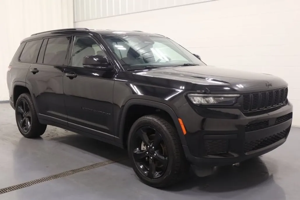2023 Jeep Grand Cherokee Altitude photo 1