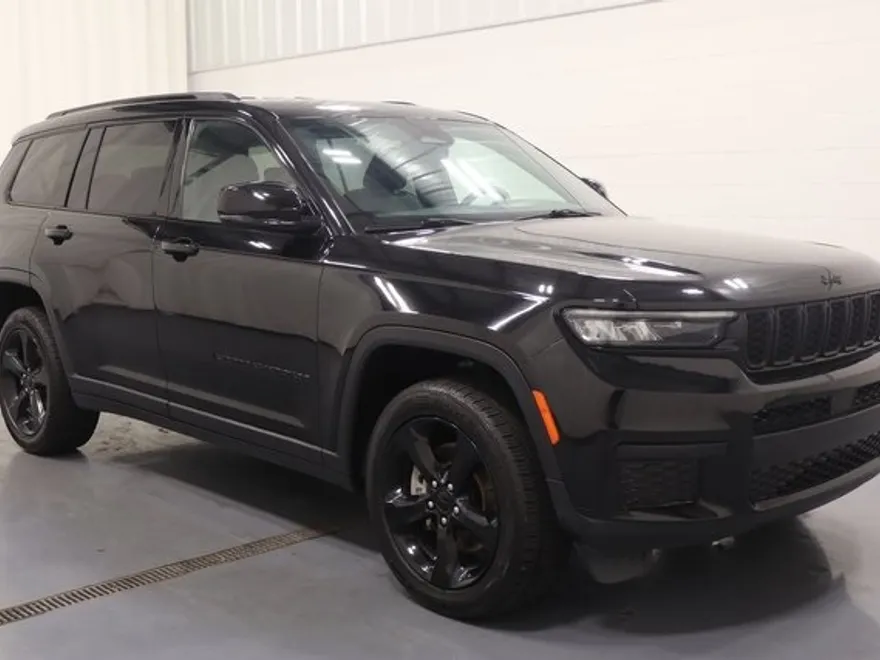 2023 Jeep Grand Cherokee Altitude photo 1