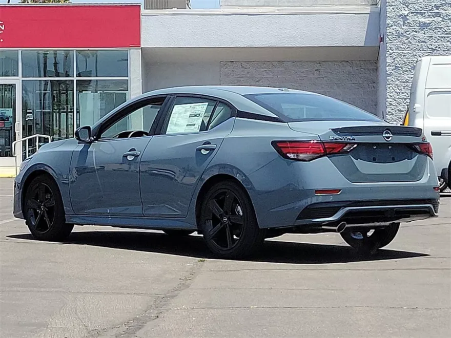 2025 Nissan Sentra SR photo 1