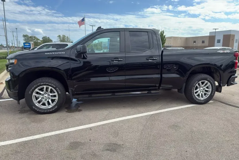 2019 Chevrolet Silverado 1500 RST photo 1