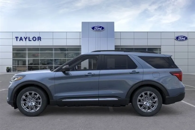2025 Ford Explorer photo 1
