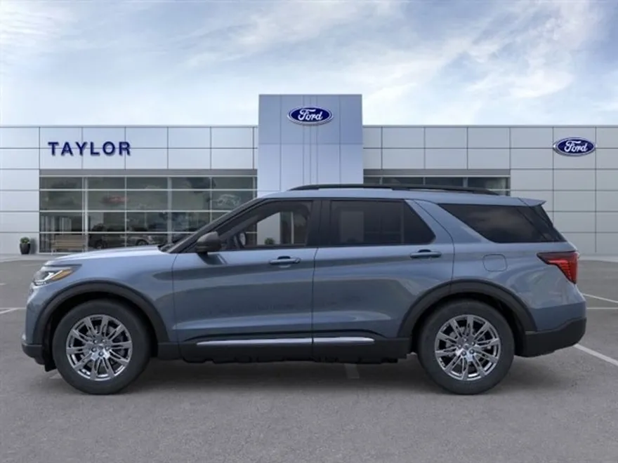 2025 Ford Explorer photo 1