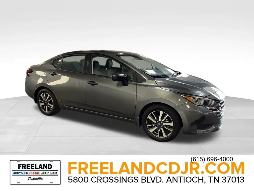 2024 Nissan Versa 1.6 S photo 1