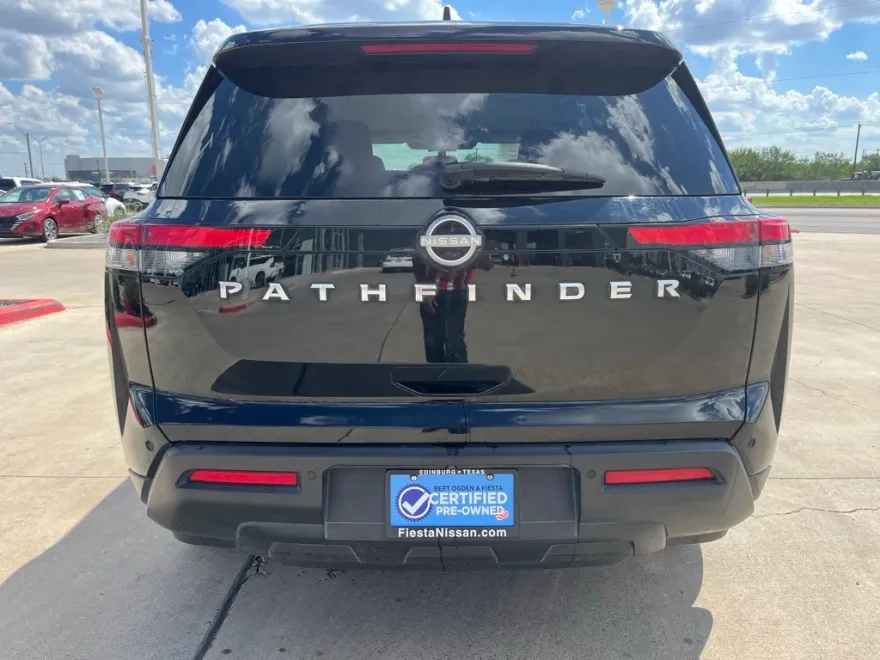 2023 Nissan Pathfinder S photo 1