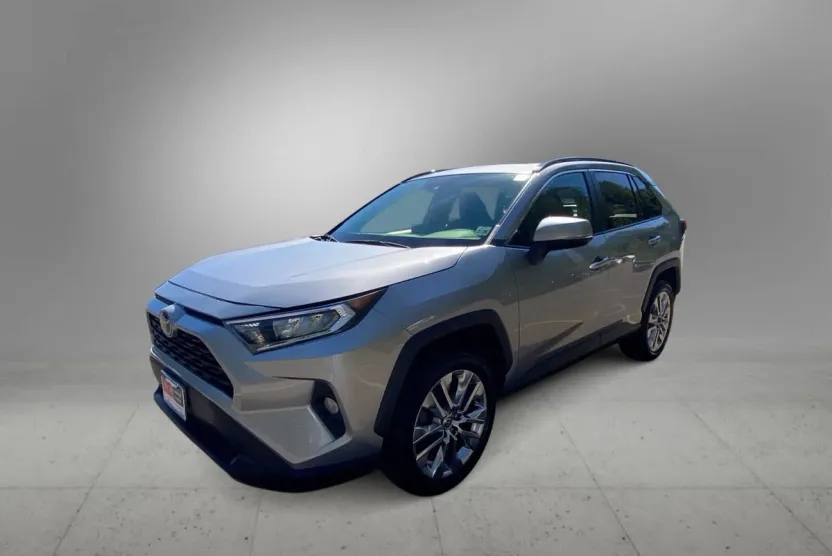 2021 Toyota RAV4 XLE Premium photo 1