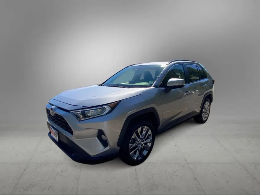 2021 Toyota RAV4 XLE Premium photo 1