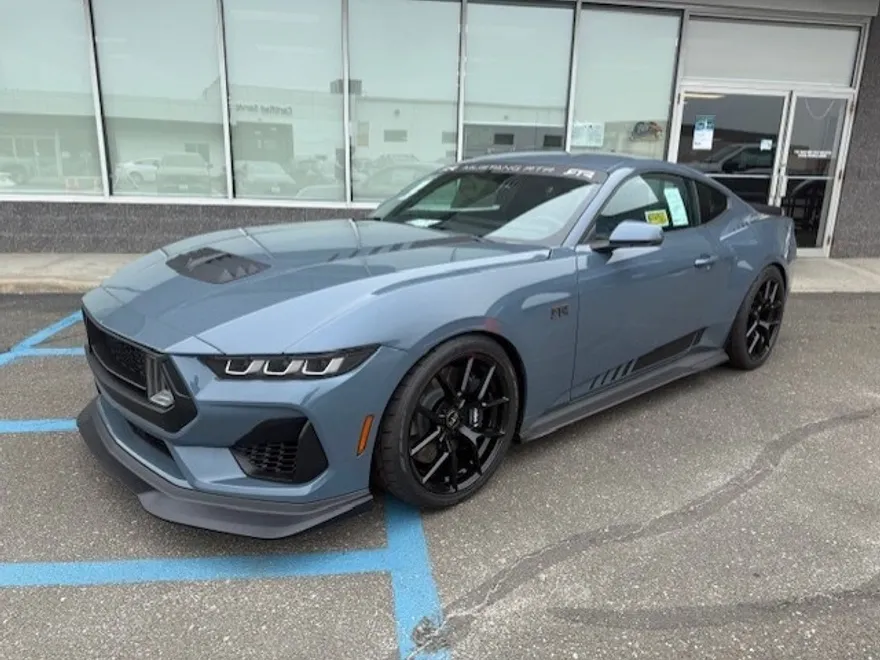 2025 Ford Mustang GT photo 1