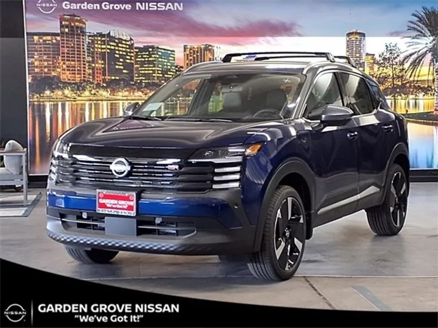 2025 Nissan Kicks SR photo 1