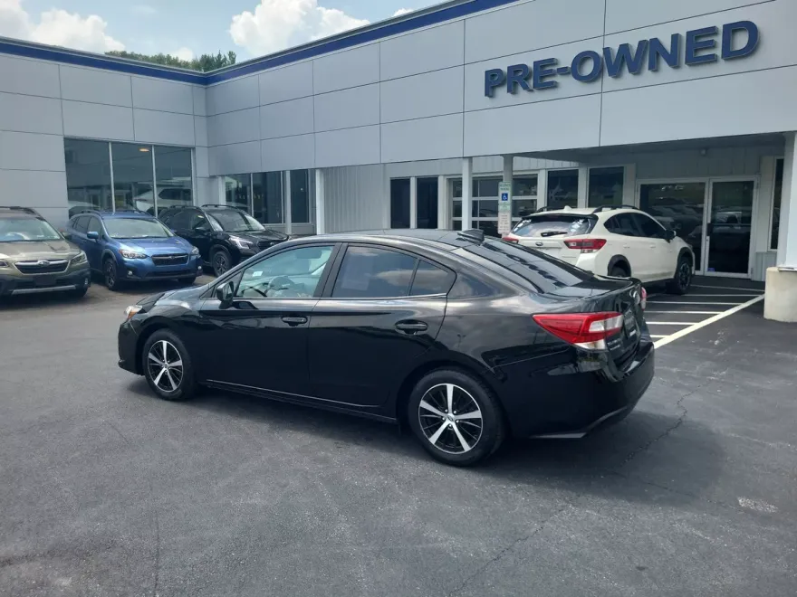 2022 Subaru Impreza Premium photo 1