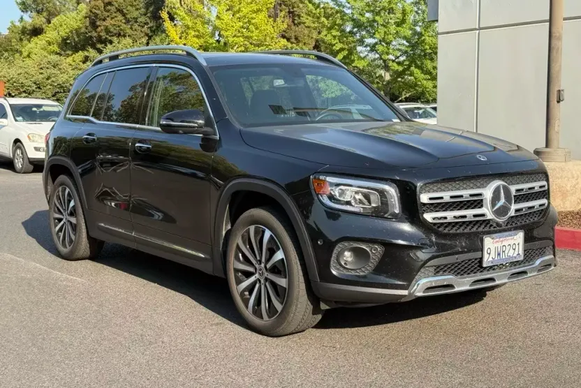 2023 Mercedes Benz GLB 250 photo 1