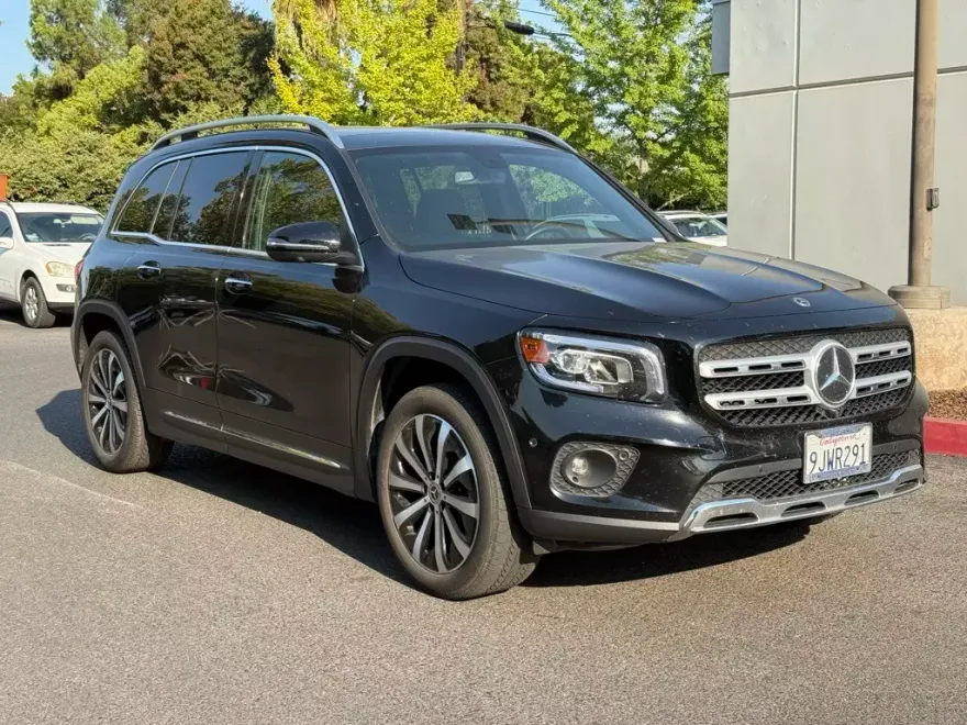 2023 Mercedes Benz GLB 250 photo 1