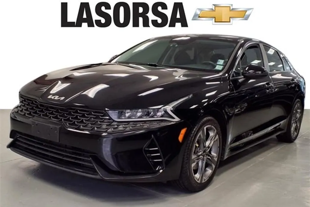 2022 Kia K5 LXS photo 1