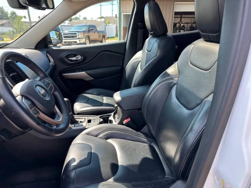 2017 Jeep Cherokee Limited photo 1